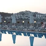 אתר נופש Cactus Mirage Family Club