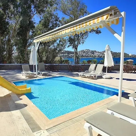 Cactus Mirage Family Club