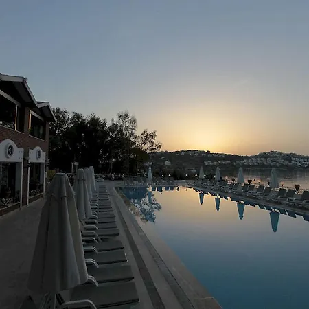 Cactus Mirage Family Club 4*